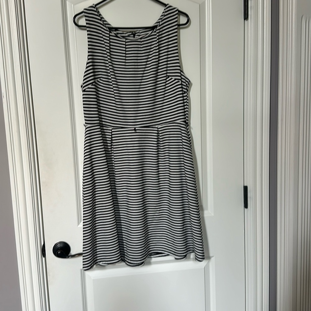 Sleeveless dress